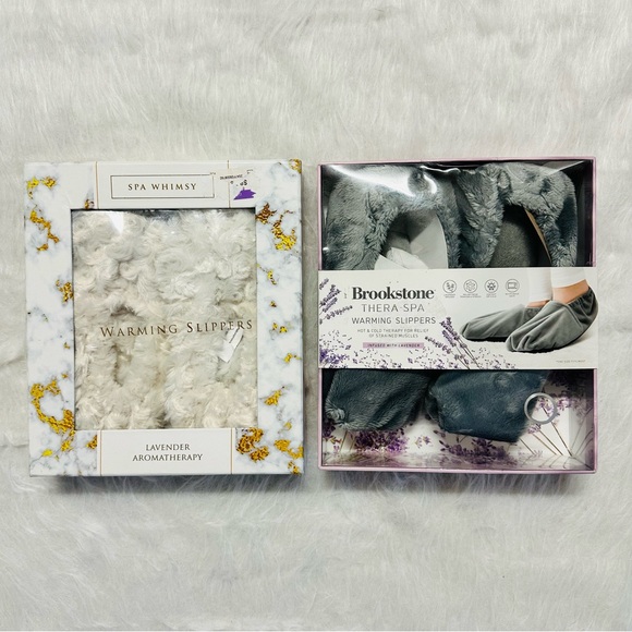 2 Brookstone Gray Warming Slippers - Picture 1 of 6